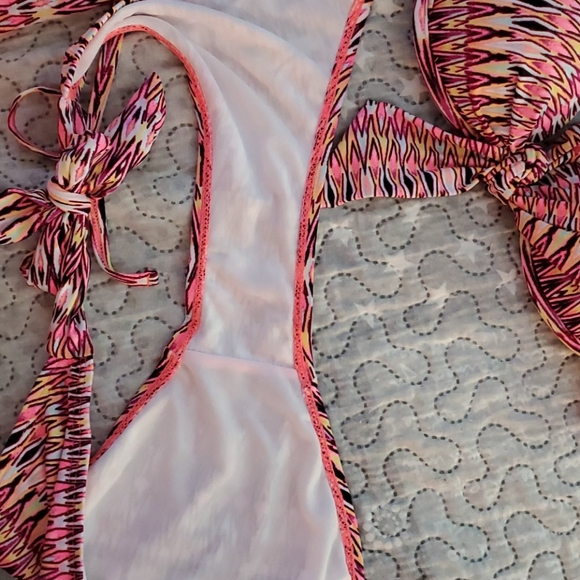 Pink patterned bikini - Picture 3 of 4